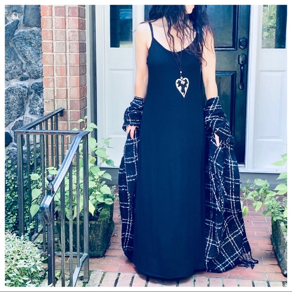 BLACK TANK CHIC MAXI DRESS - Picture 5 of 6